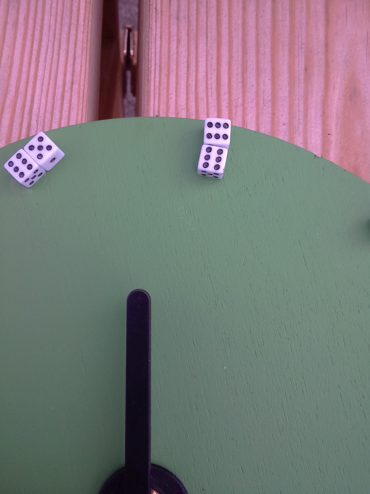 Tumbling dice clock