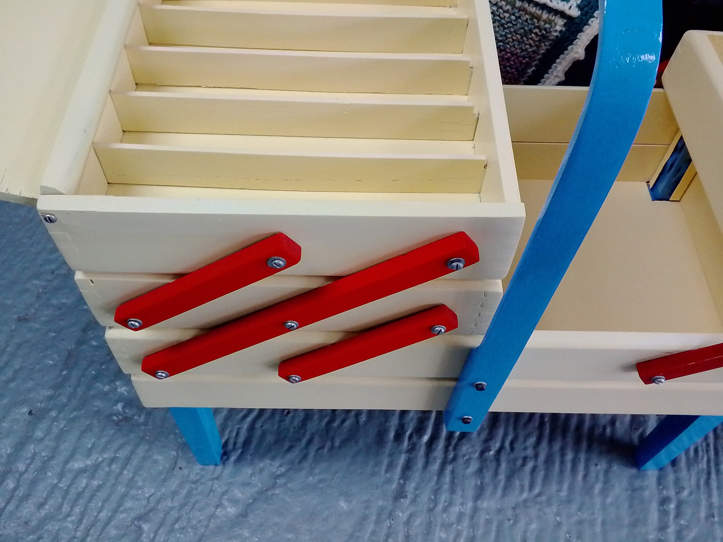 Cantilevered sewing box with removable legs