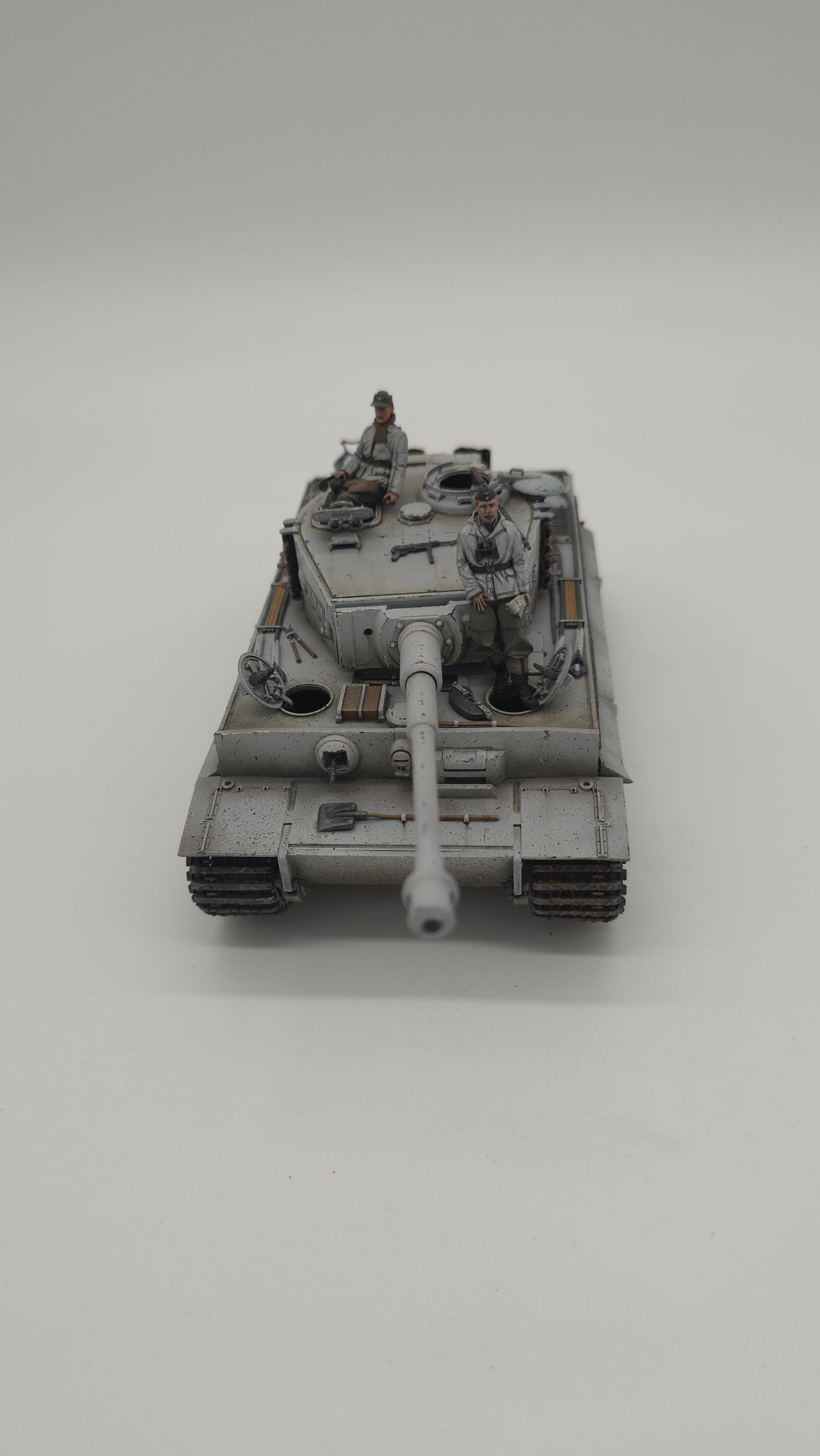 Tiger I Ausf. E (Early Production) '333' – Winter Camouflage